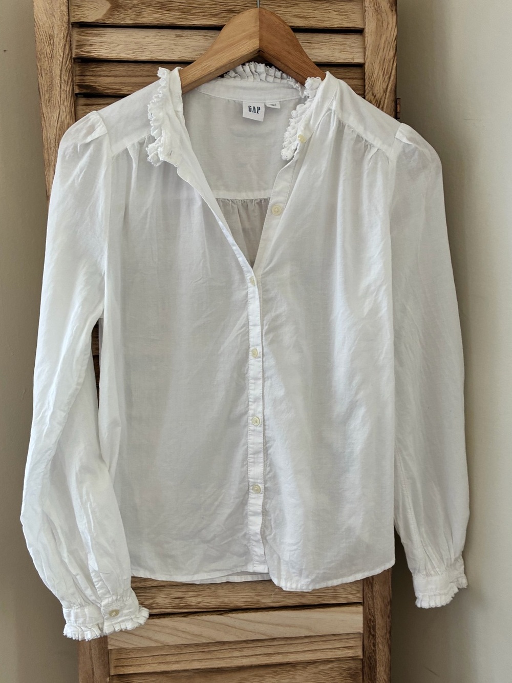 Gap White Ruffle Collar Button Down Blouse Long Sleeve Petite Small Cottagecore
